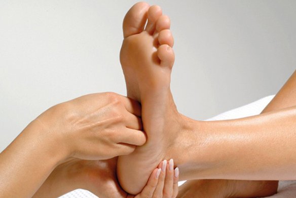 Foot Reflexology Massage by Glow Garden SPA